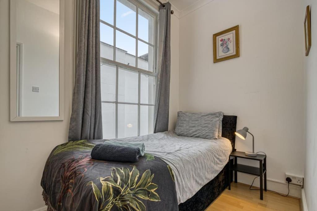 Cosy 2Br Retreat Near Paddington Station Apartamento Londres Exterior foto