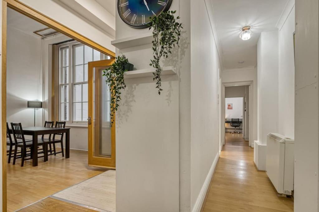 Cosy 2Br Retreat Near Paddington Station Apartamento Londres Exterior foto