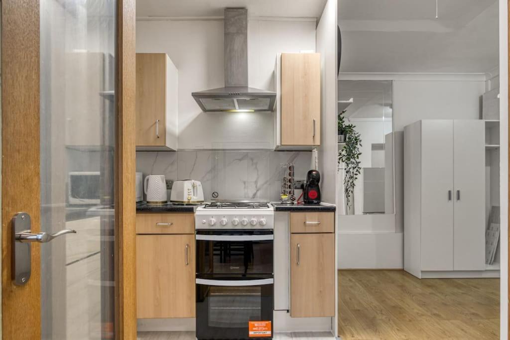 Cosy 2Br Retreat Near Paddington Station Apartamento Londres Exterior foto