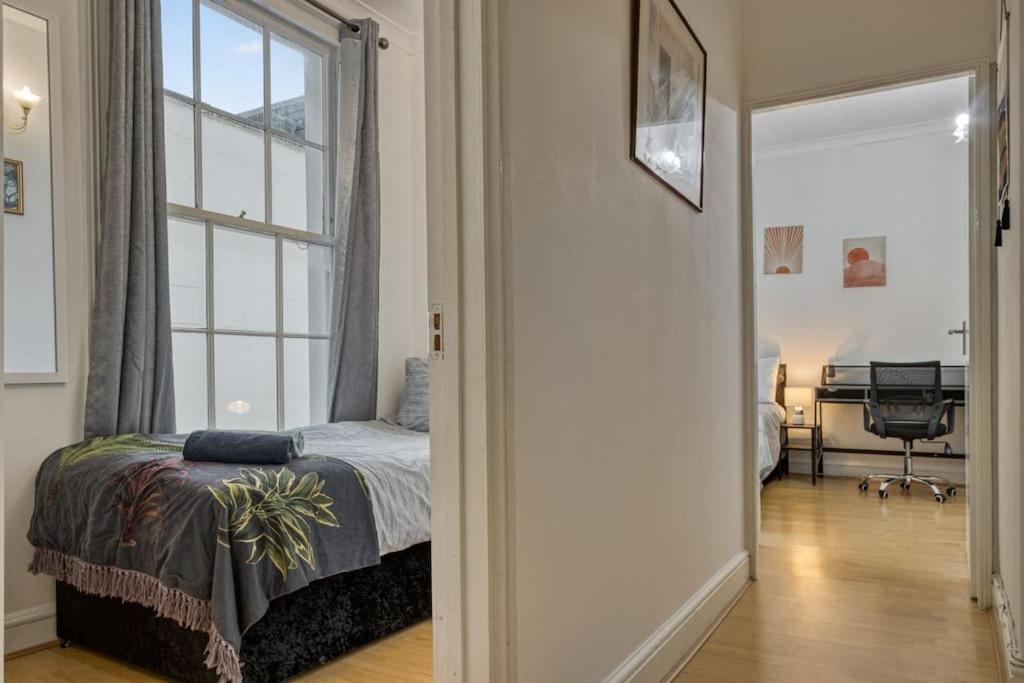 Cosy 2Br Retreat Near Paddington Station Apartamento Londres Exterior foto